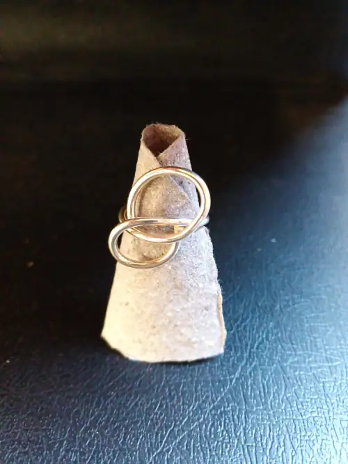 Chantal Mazuy, bague en fil d'argent