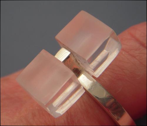 Bague argent et plexi.