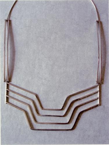 Collier-en-fil-dargent